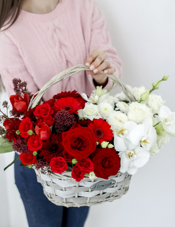 Корзина в цветовой гамме RED&WHITE
